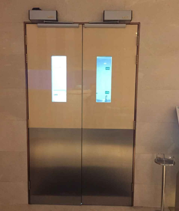 电动闭门器